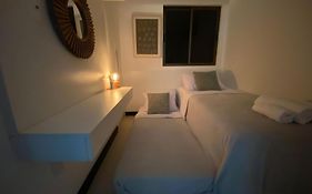 Luxor Double Aluguel por Temporada com Varanda Gourmet contendo churrasqueira e frigobar, Vista panorâmica da Ponta Verde! 2 quartos com split, 2 banheiros e uma banheira de hidromassagem na suíte do Apartamento!